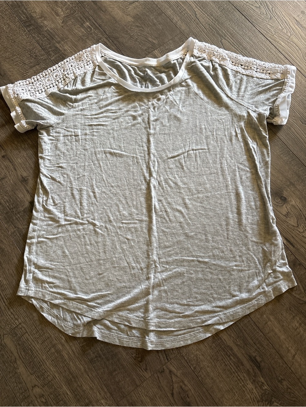 Hollister White Crochet-Trim Short Sleeve Tee